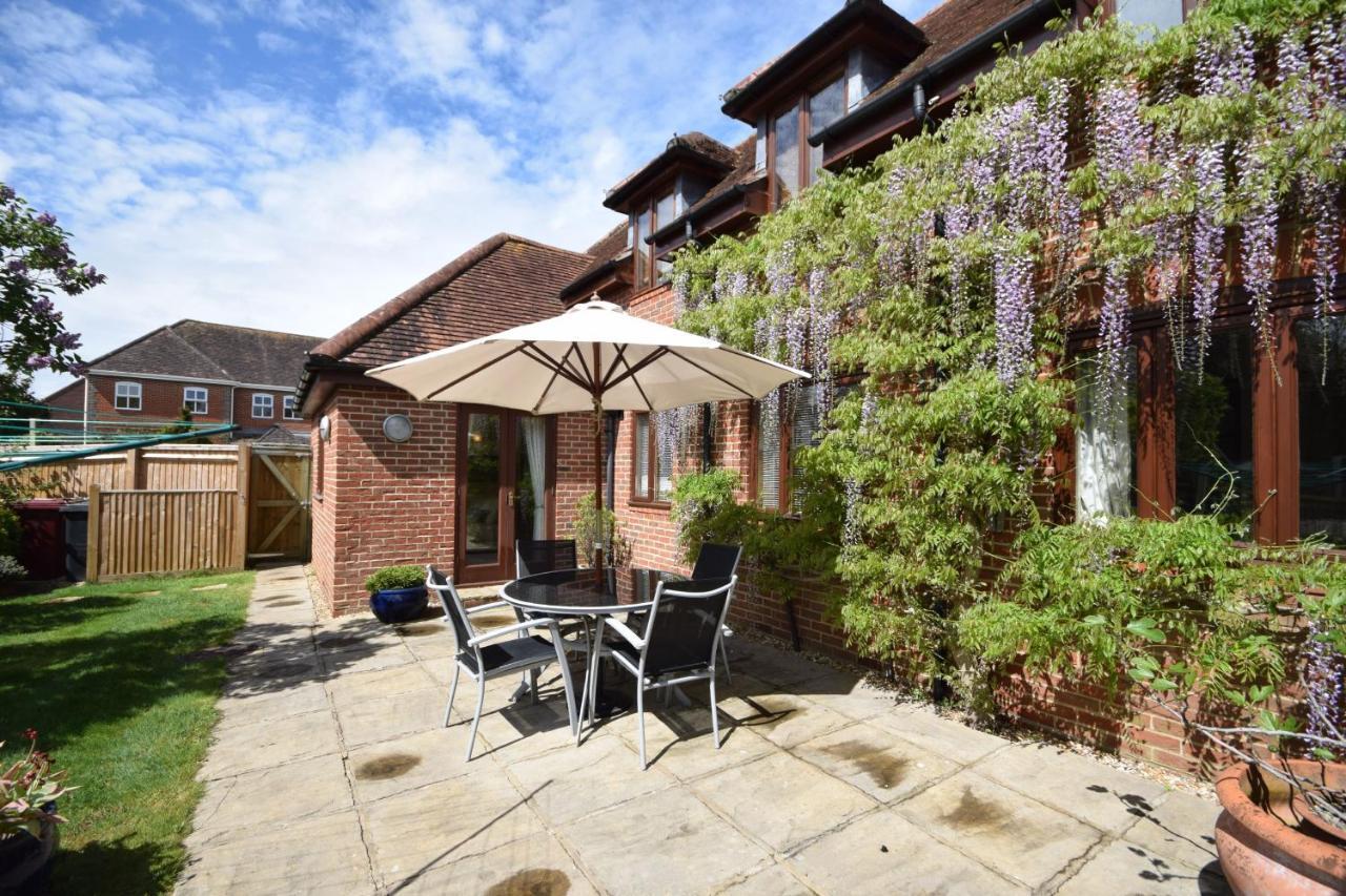 Wisteria Way, Tangmere Exterior foto
